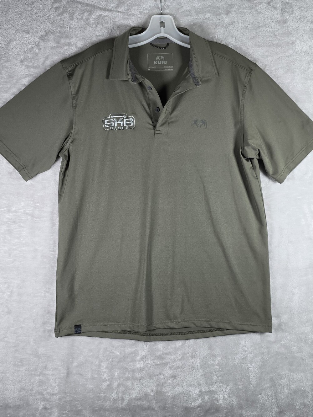 KUIU Performance Polo Mens Medium M Green Short Sleeve Stretch Shirt SKB Cases